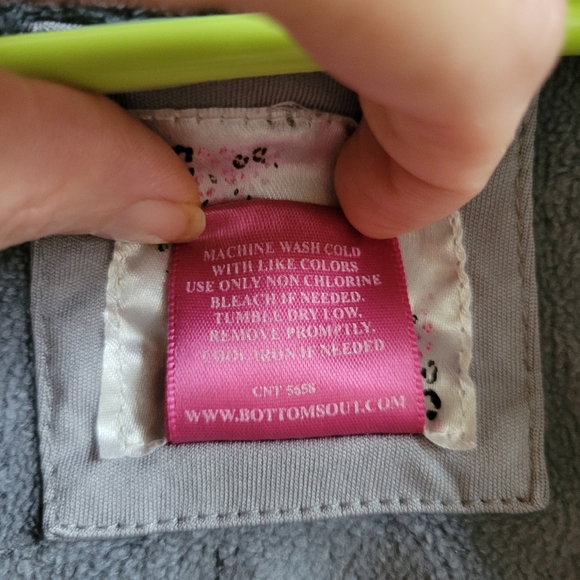 Bottoms Out Gal Adult Hooded One Piece PJs Size Small Gray W Pattern & Pockets - Picture 6 of 7